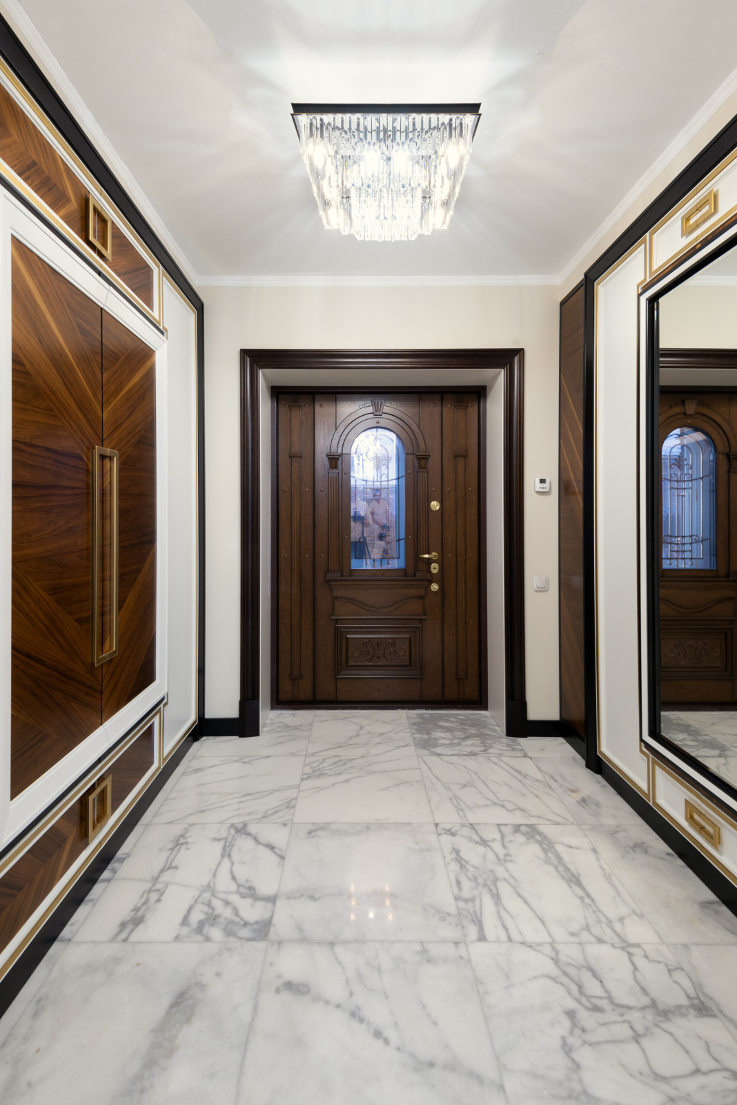 Прихожая в современном стиле 2020