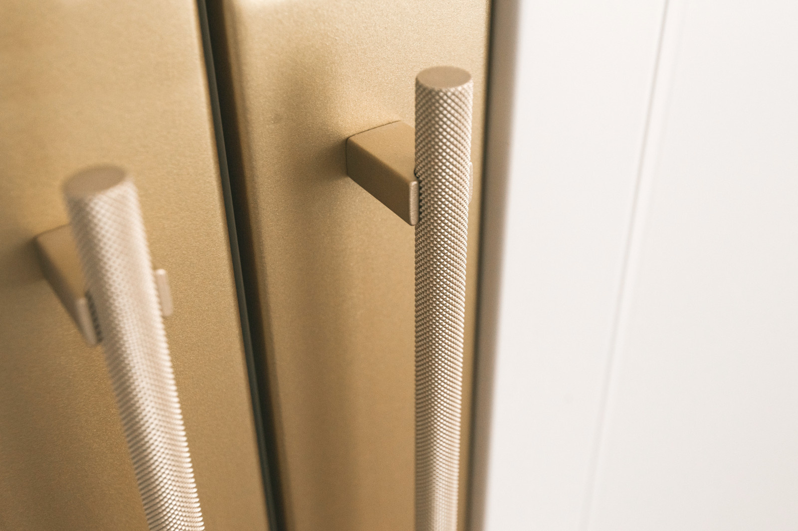 Гардеробная комната с элементами Латуни