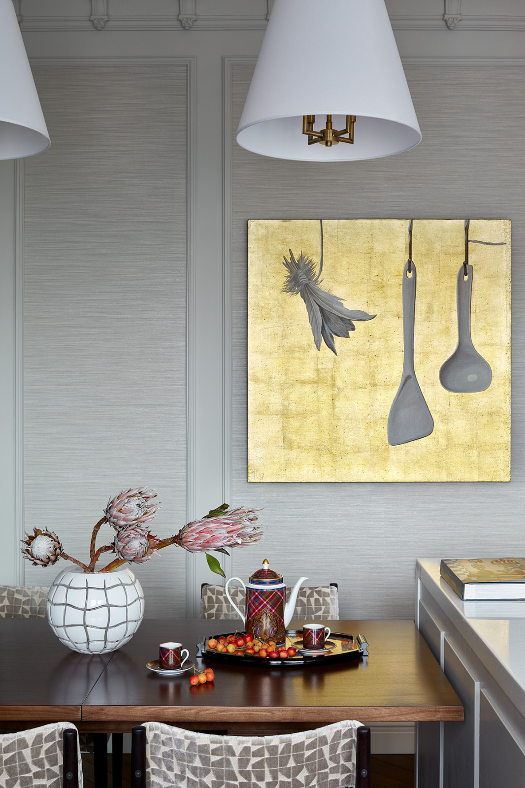 Houzz тур: Современная классика в серых тонах