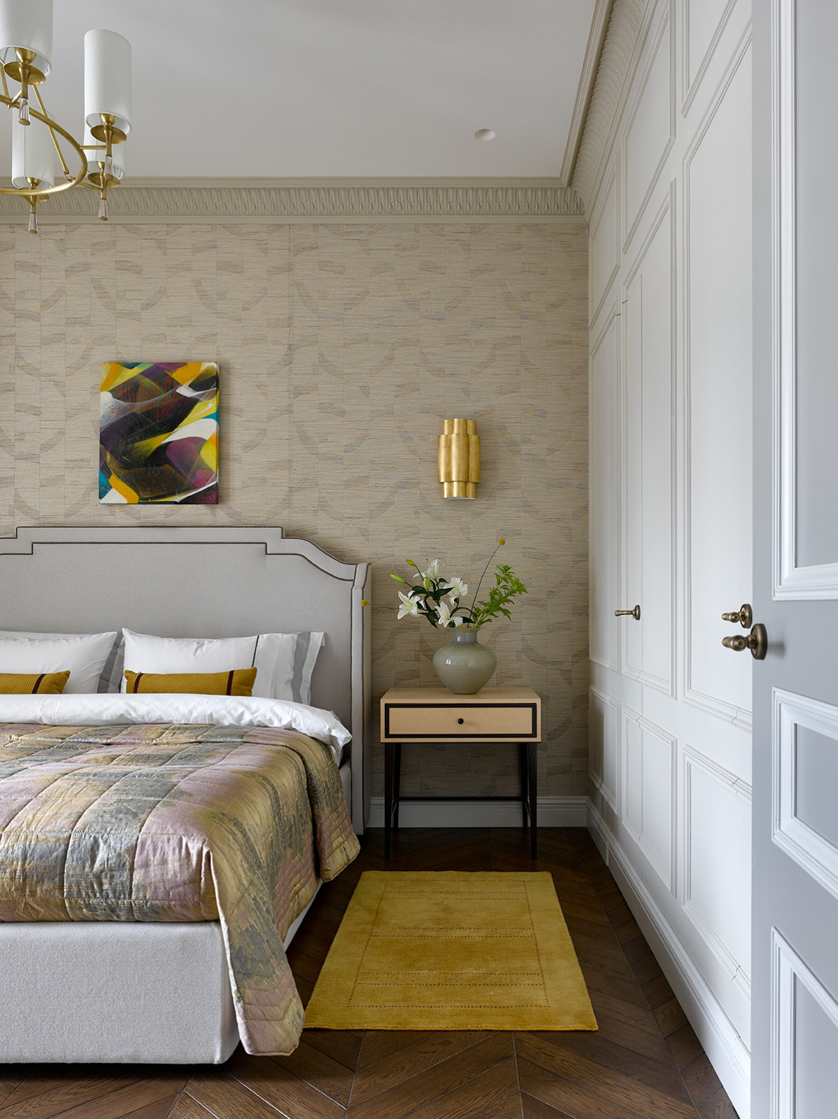 Houzz тур: Современная классика в серых тонах