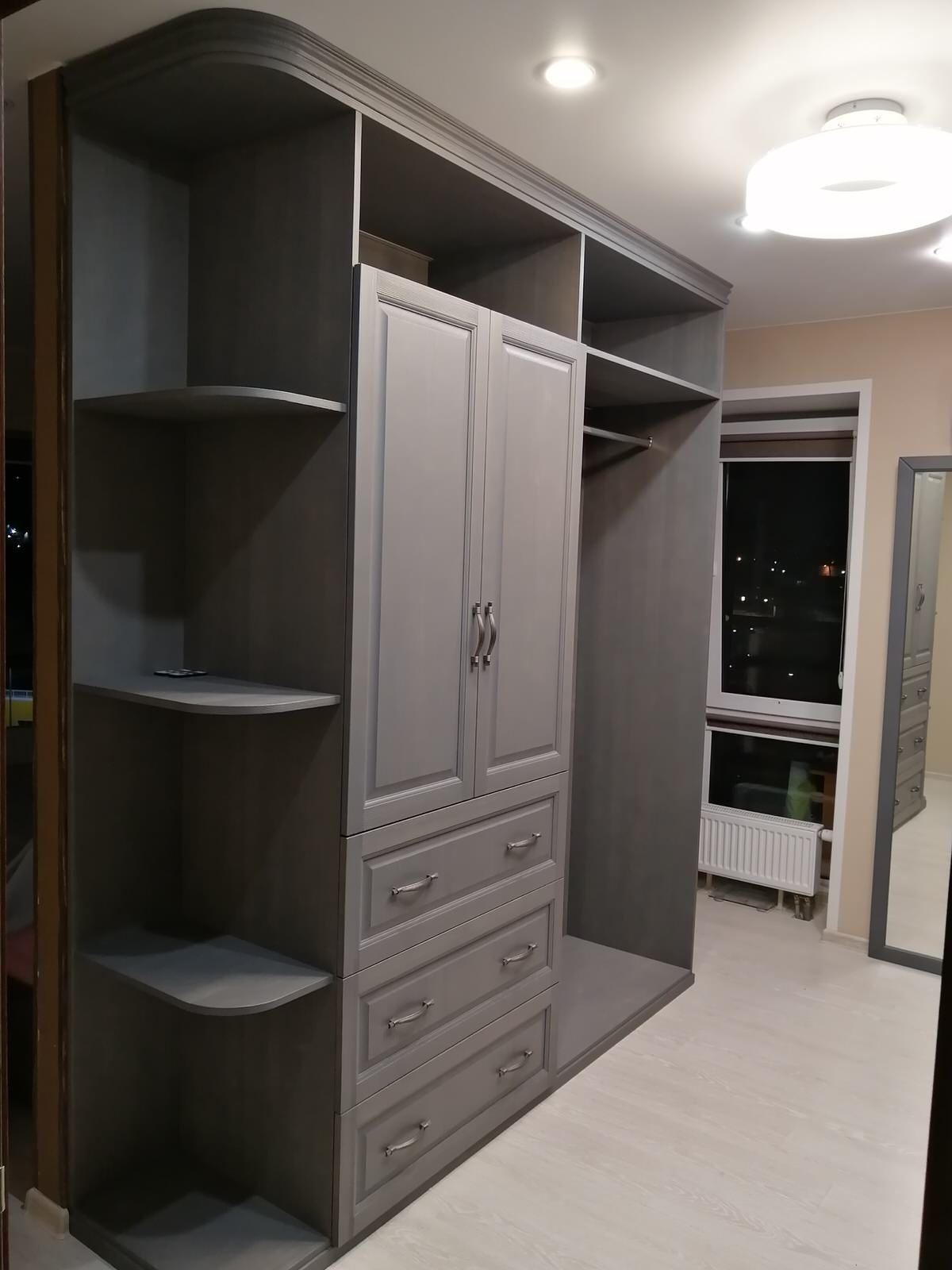 Гардеробная из массива в Красноярске