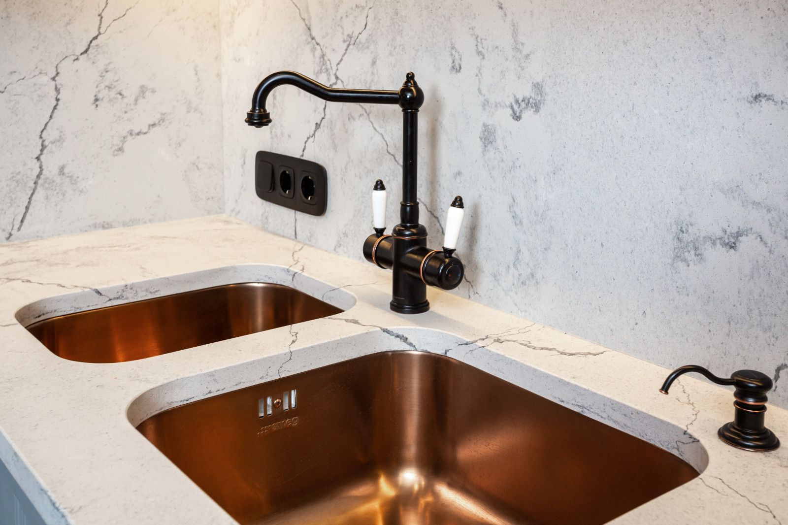 Кухня,кварцевый агломерат SMARTQUARTZ 8