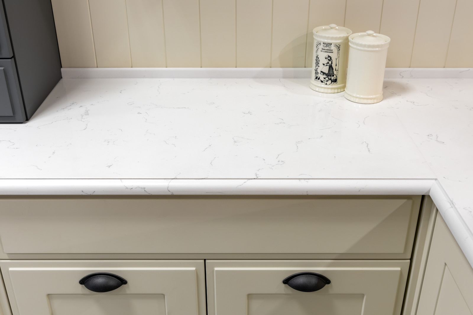 Кухня,кварцевый агломерат SMARTQUARTZ 12