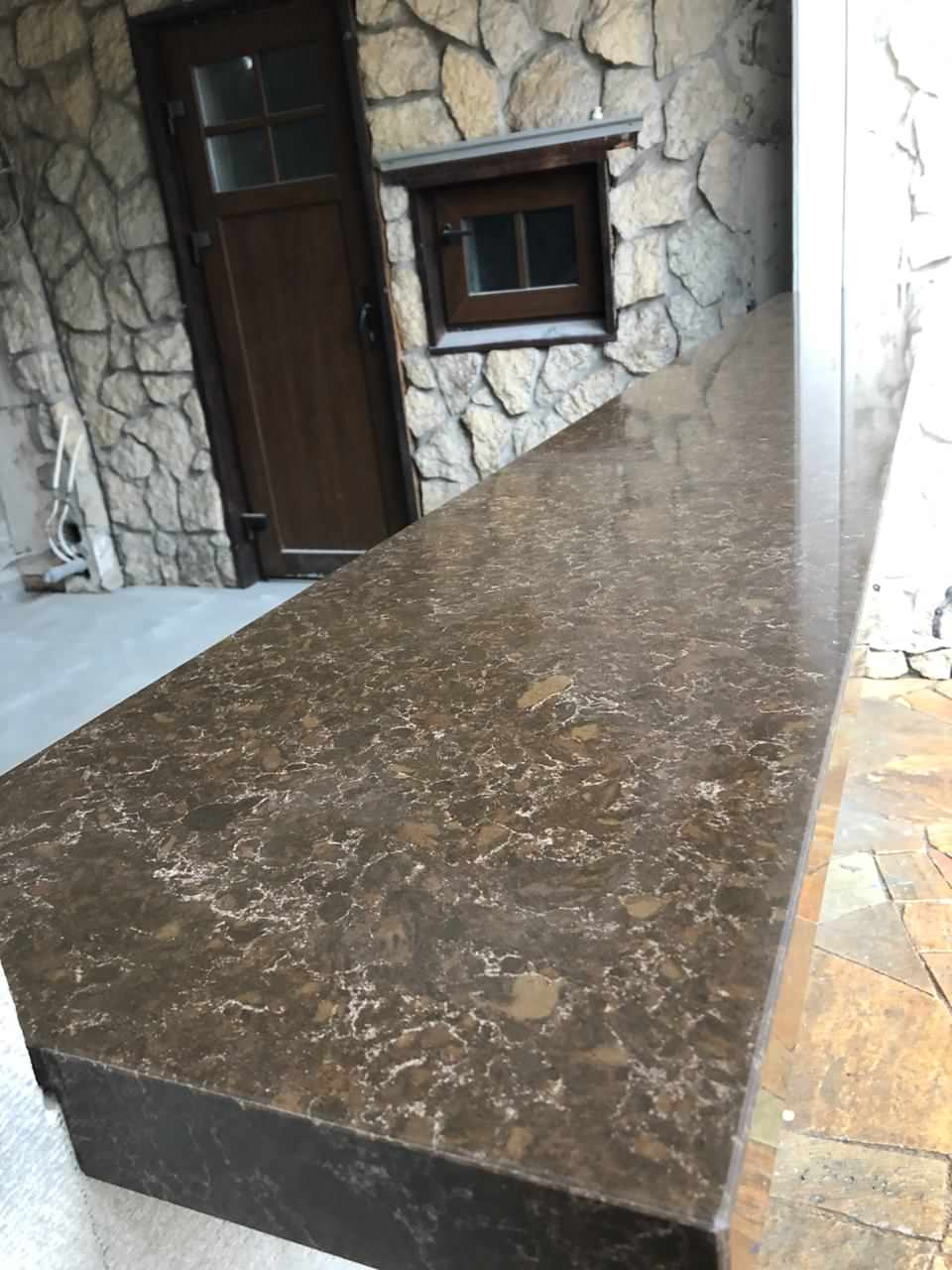 Обложка проекта: Подоконник из кварцевого агломерата Technistone в процессе монтажа