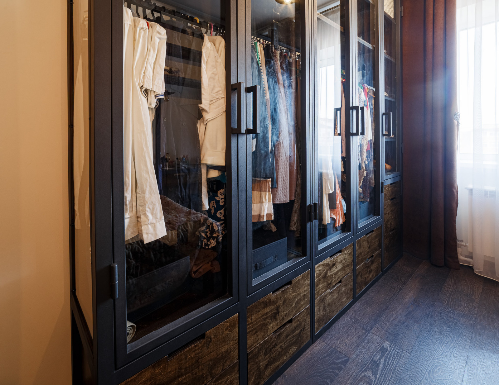 Обложка проекта: Гардеробная со стеклянными дверцами