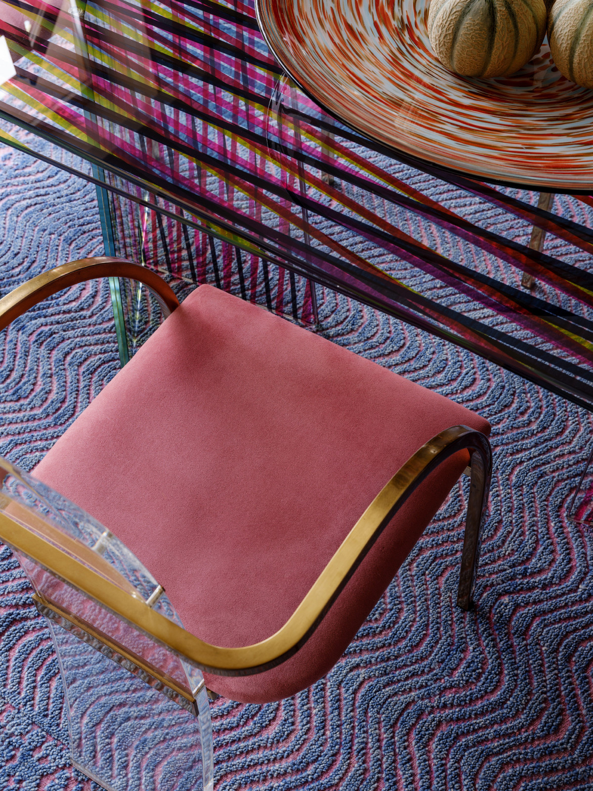 В гостях: Яркий таунхаус дизайнера в Подмосковье