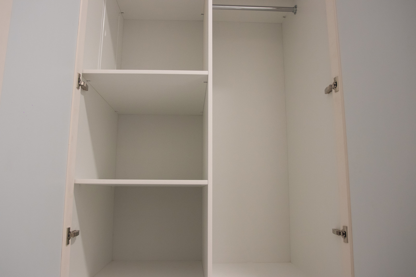 Прихожая в современной классике