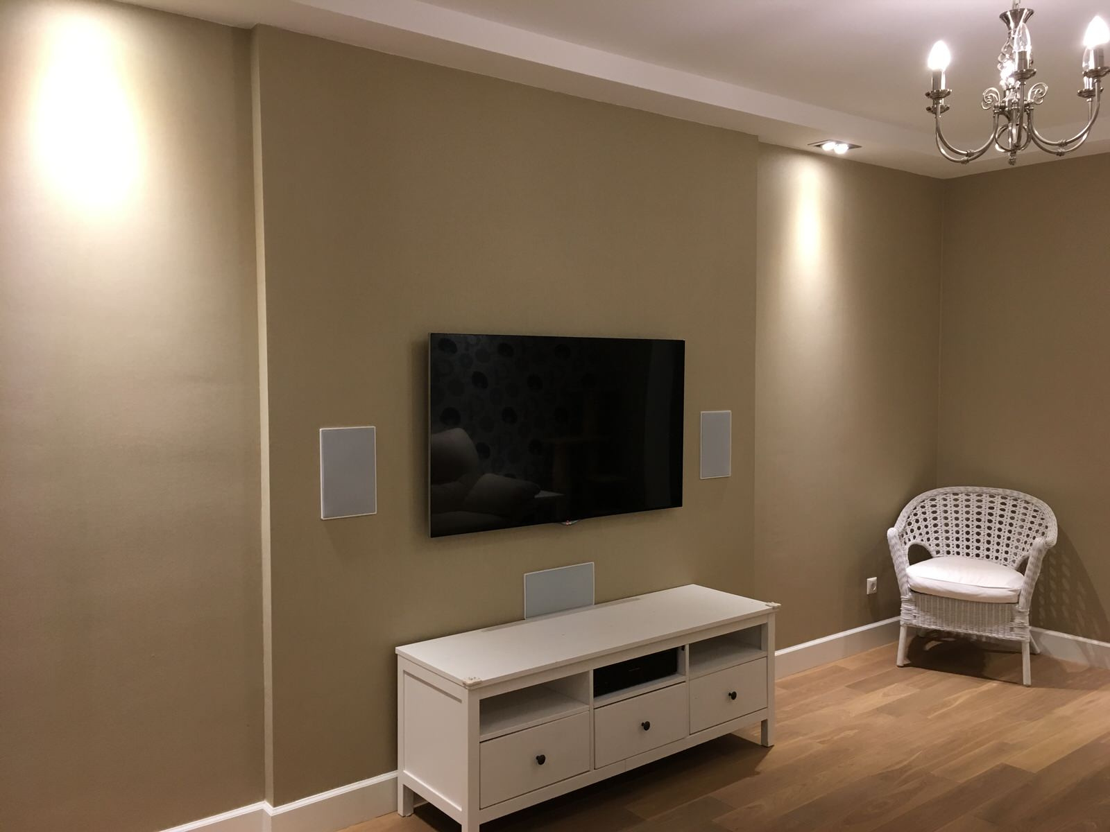 Валентин Петров