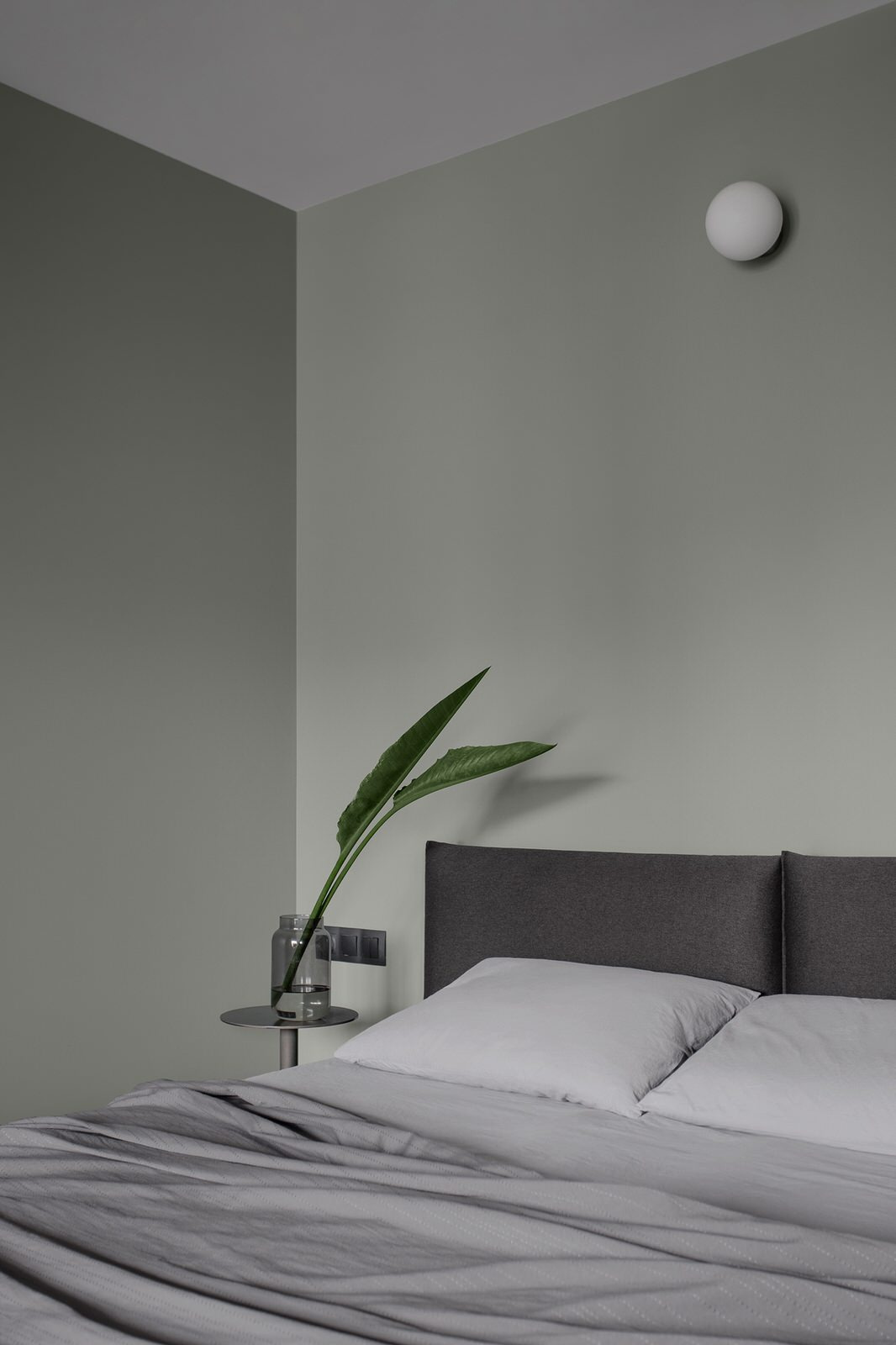 Minimalistic & ascetic
