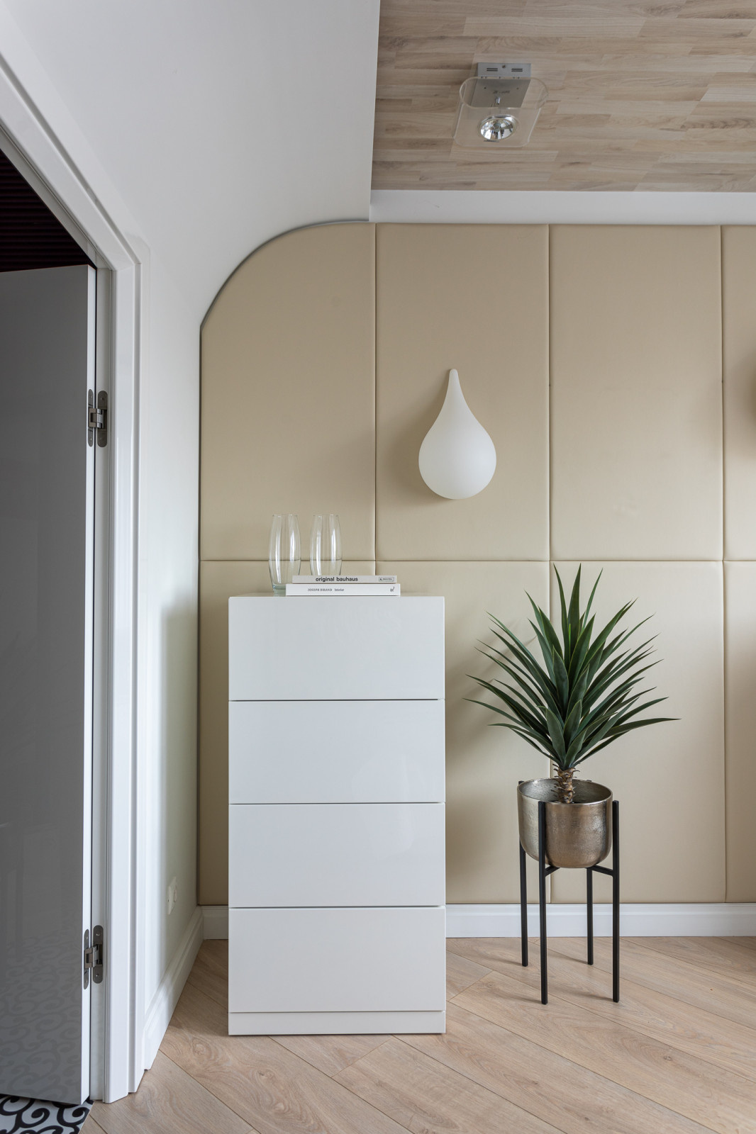 Когда интерьеру уже 5 лет, но возраст его не портит)