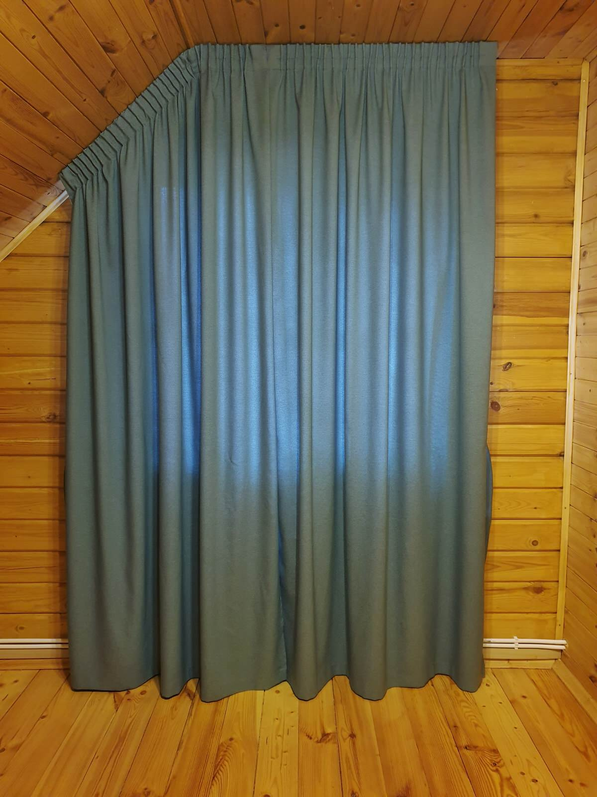 Шторы в частном доме