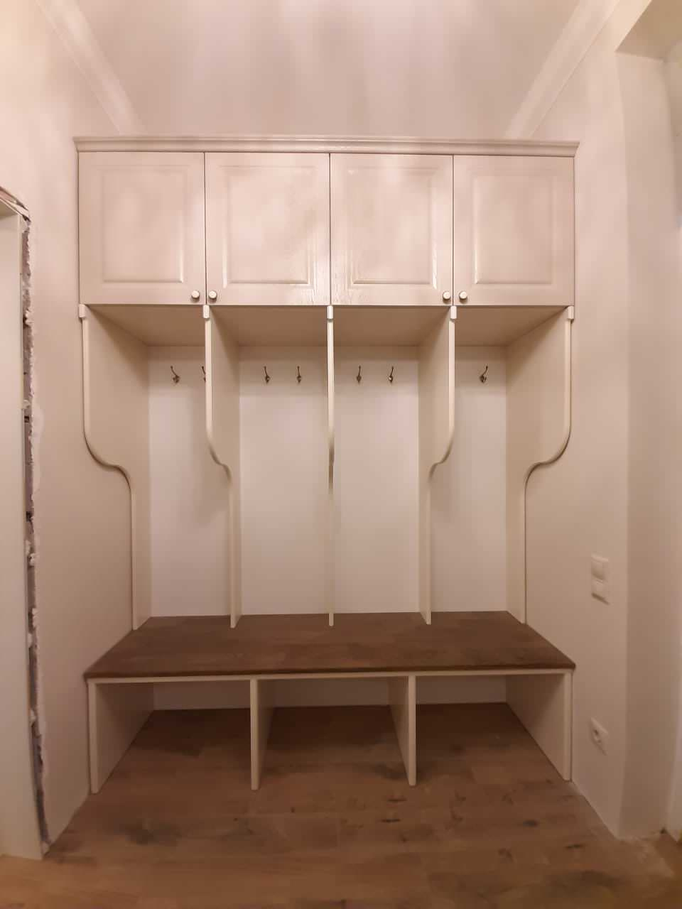 Прихожая.