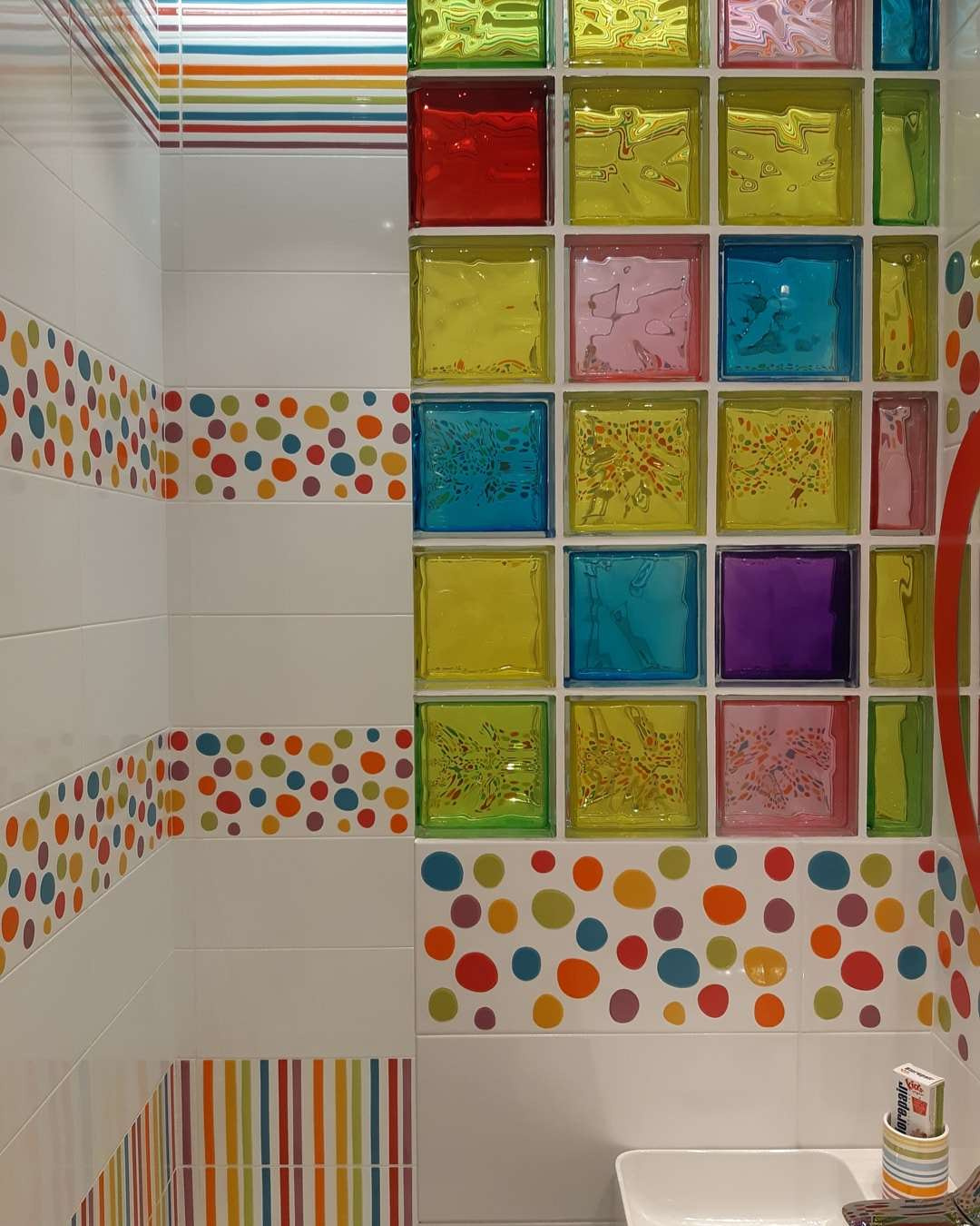 Яркий детский сан. узел