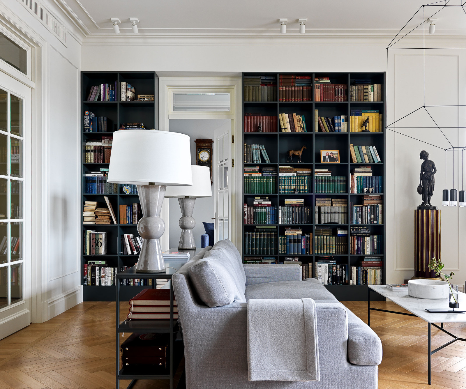 Apartment on Kotelnicheskaya