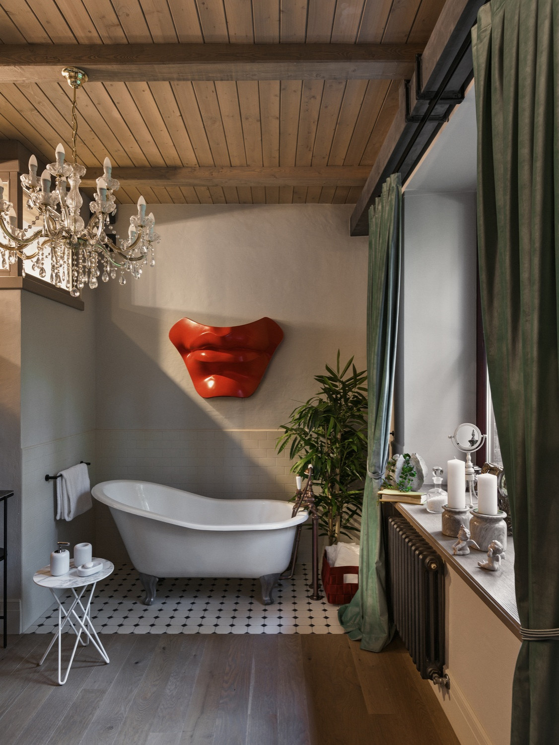 Дом в соснах