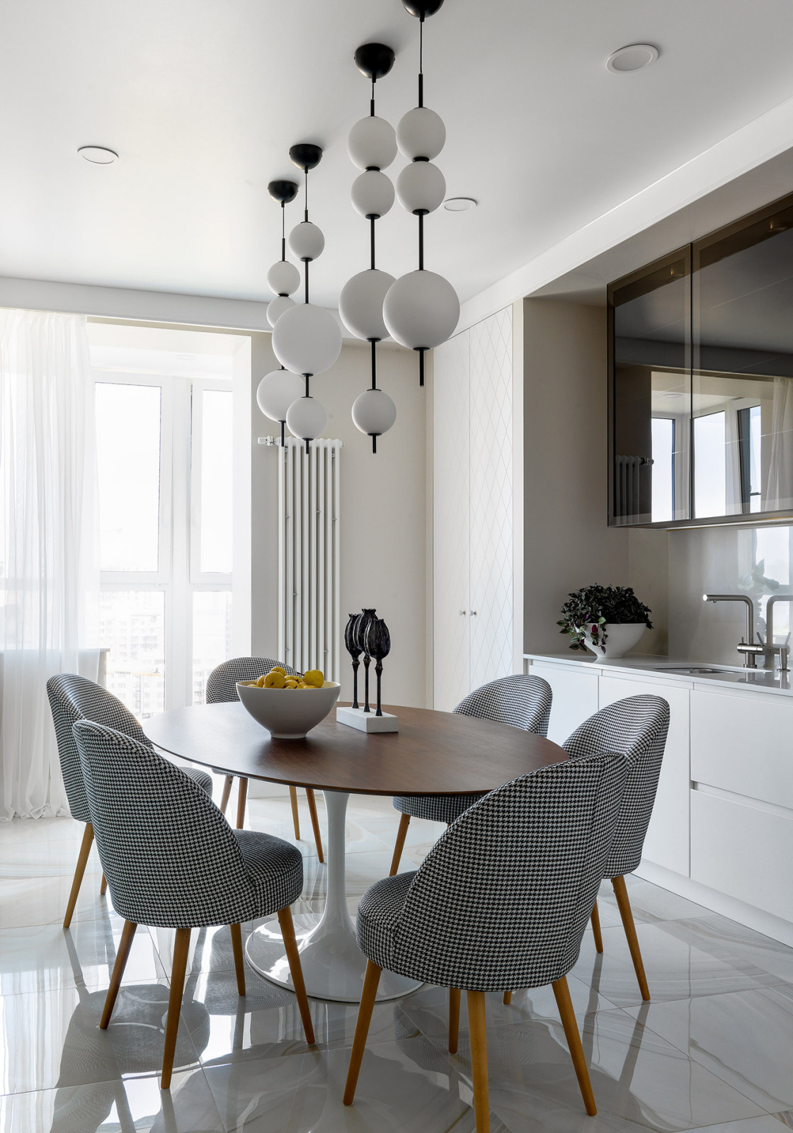 Arartment in Saint-Petersburg by TaupeHome
