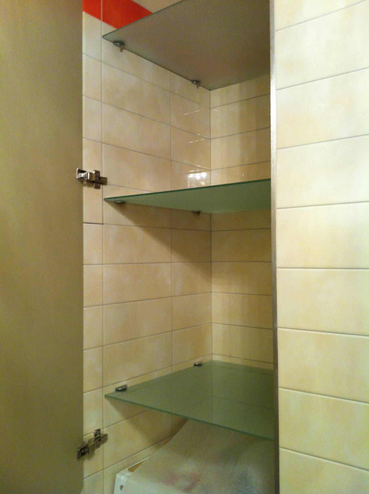 Полки из стекла