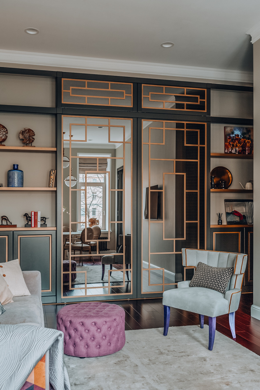 Просто фото: Геометрические рисунки на фасаде