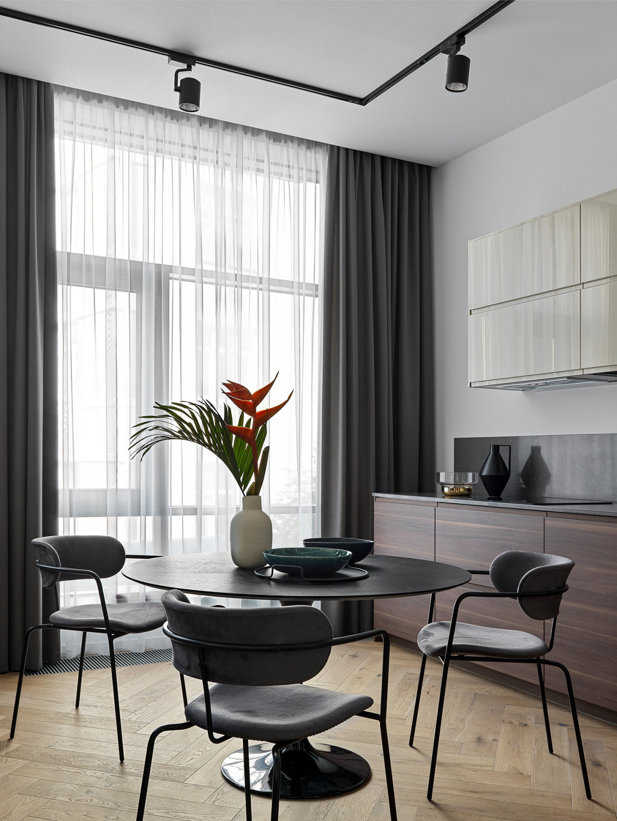 Apartment with accent