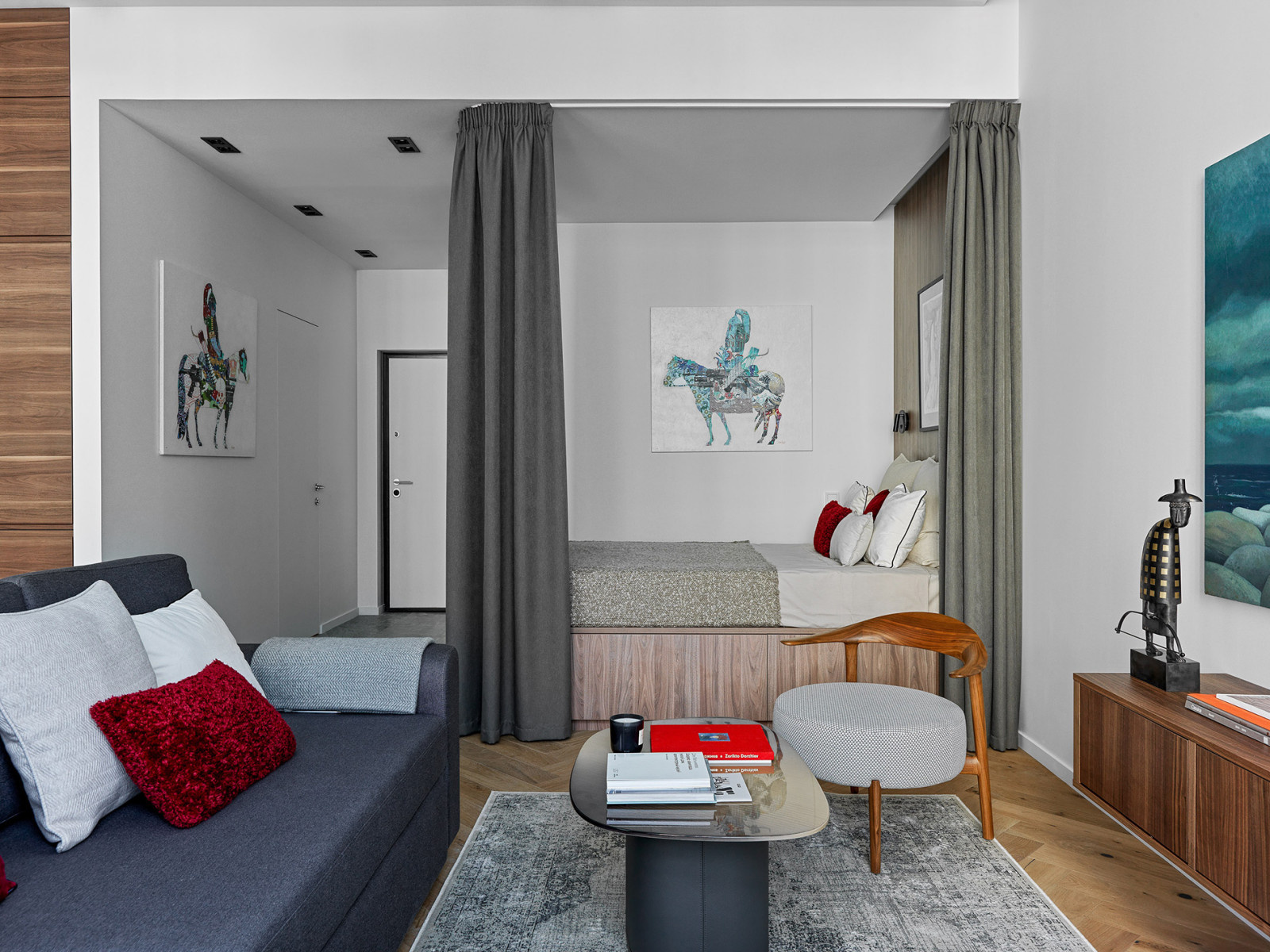 Apartment with accent