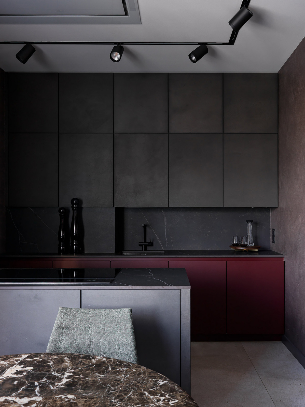 Apartment with grey shades in Saint-Petersburg