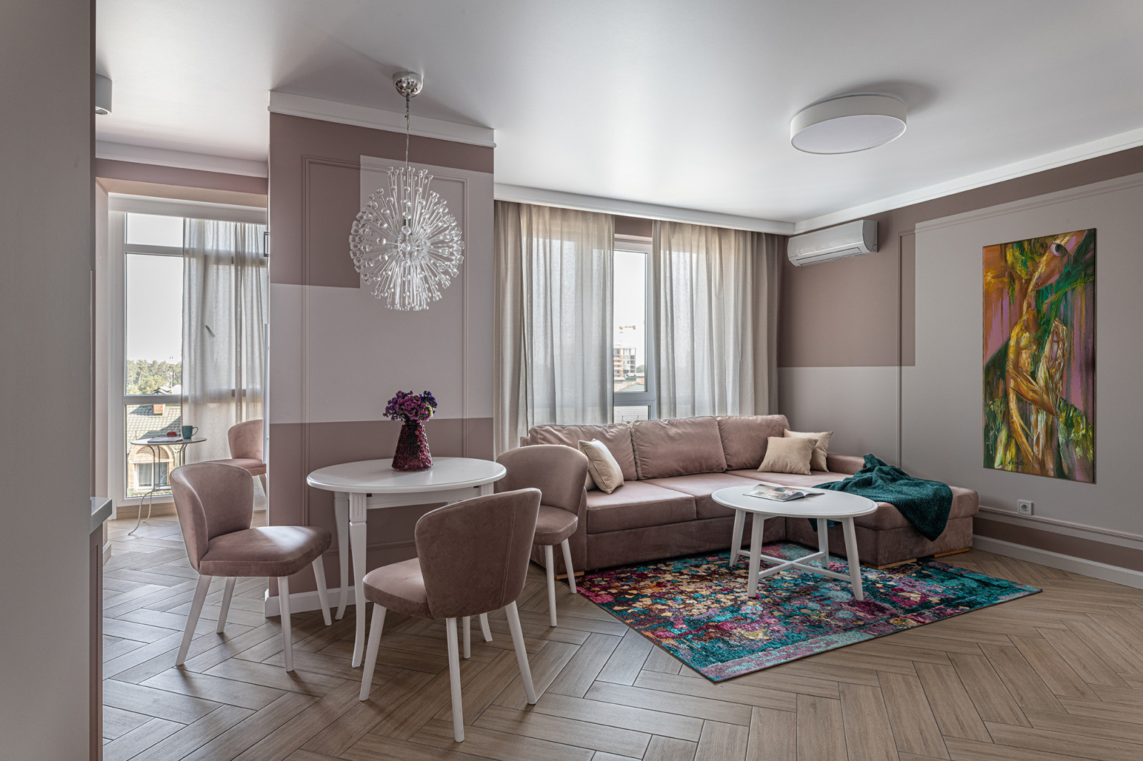 Трехкомнатная квартира 75.06 М² для семьи в мягких оттенках розового и бежевого