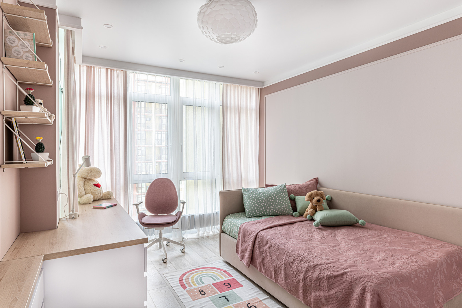 Трехкомнатная квартира 75.06 М² для семьи в мягких оттенках розового и бежевого