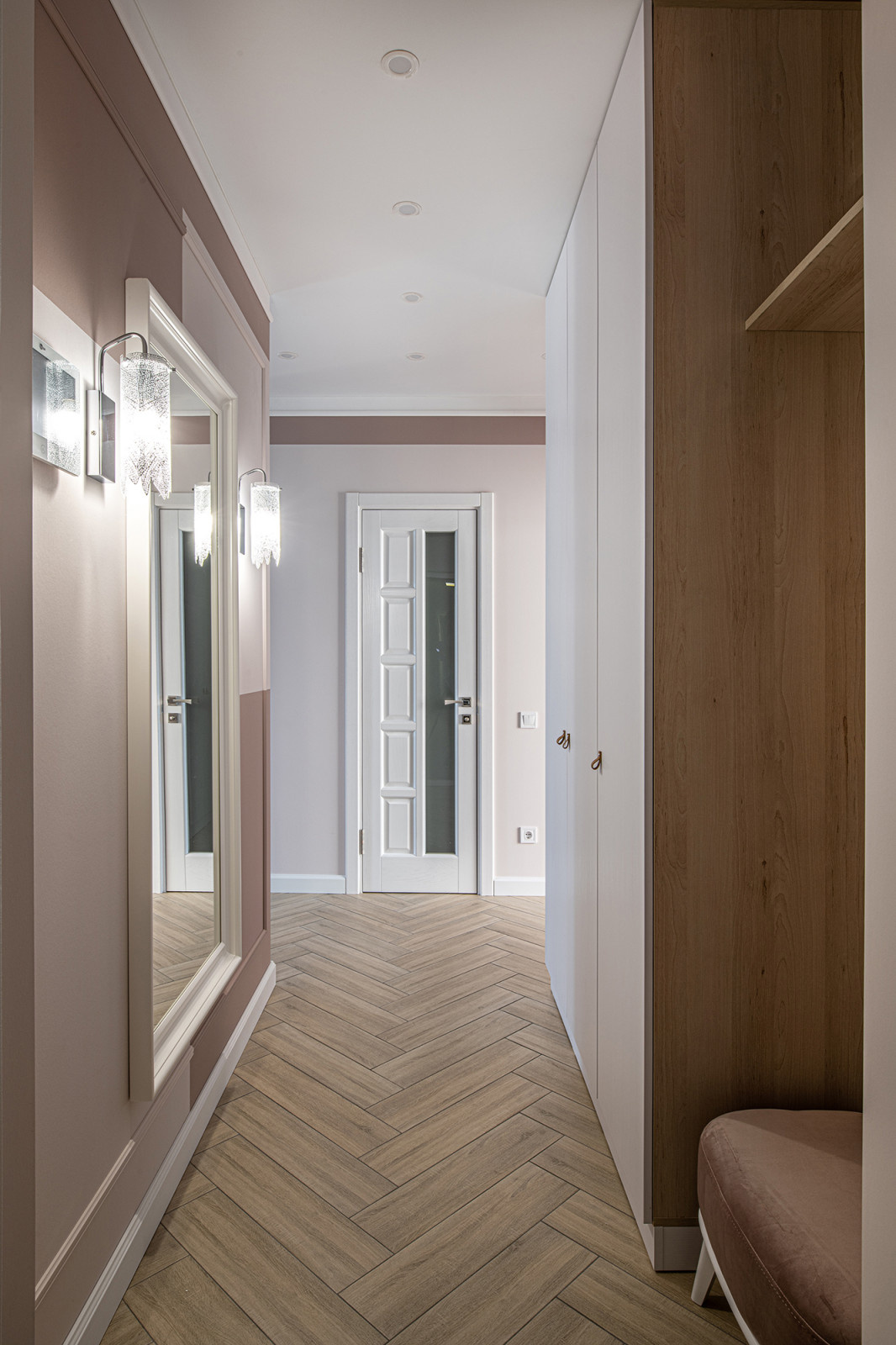 Трехкомнатная квартира 75.06 М² для семьи в мягких оттенках розового и бежевого