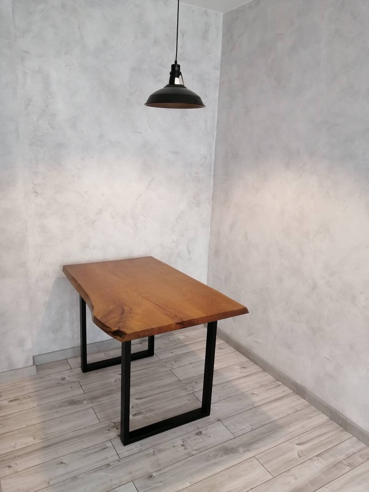 Обеденный стол из слэба в стиле loft