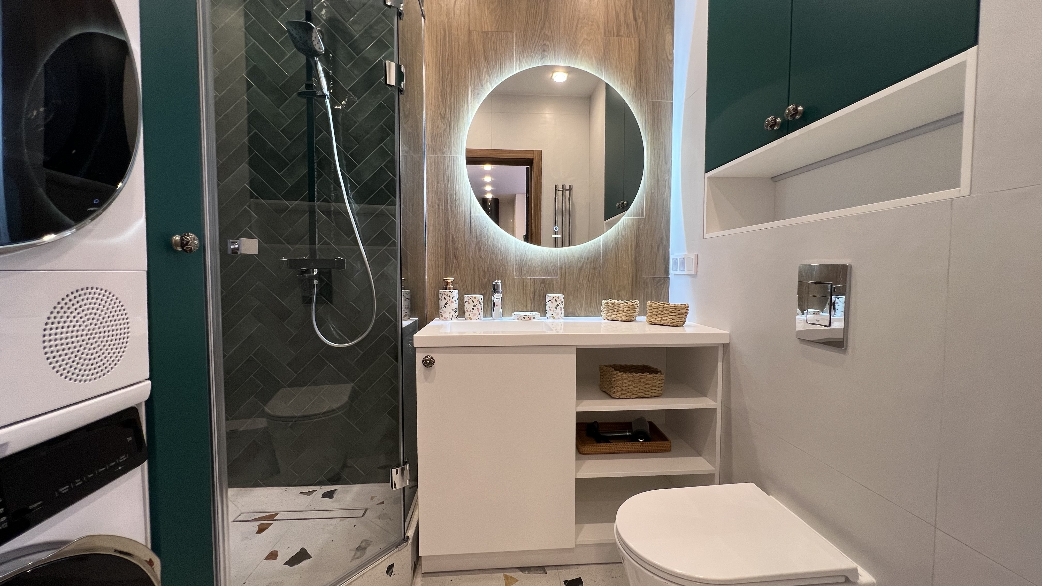 Современный ремонт с яркими акцентами и живой фактурой