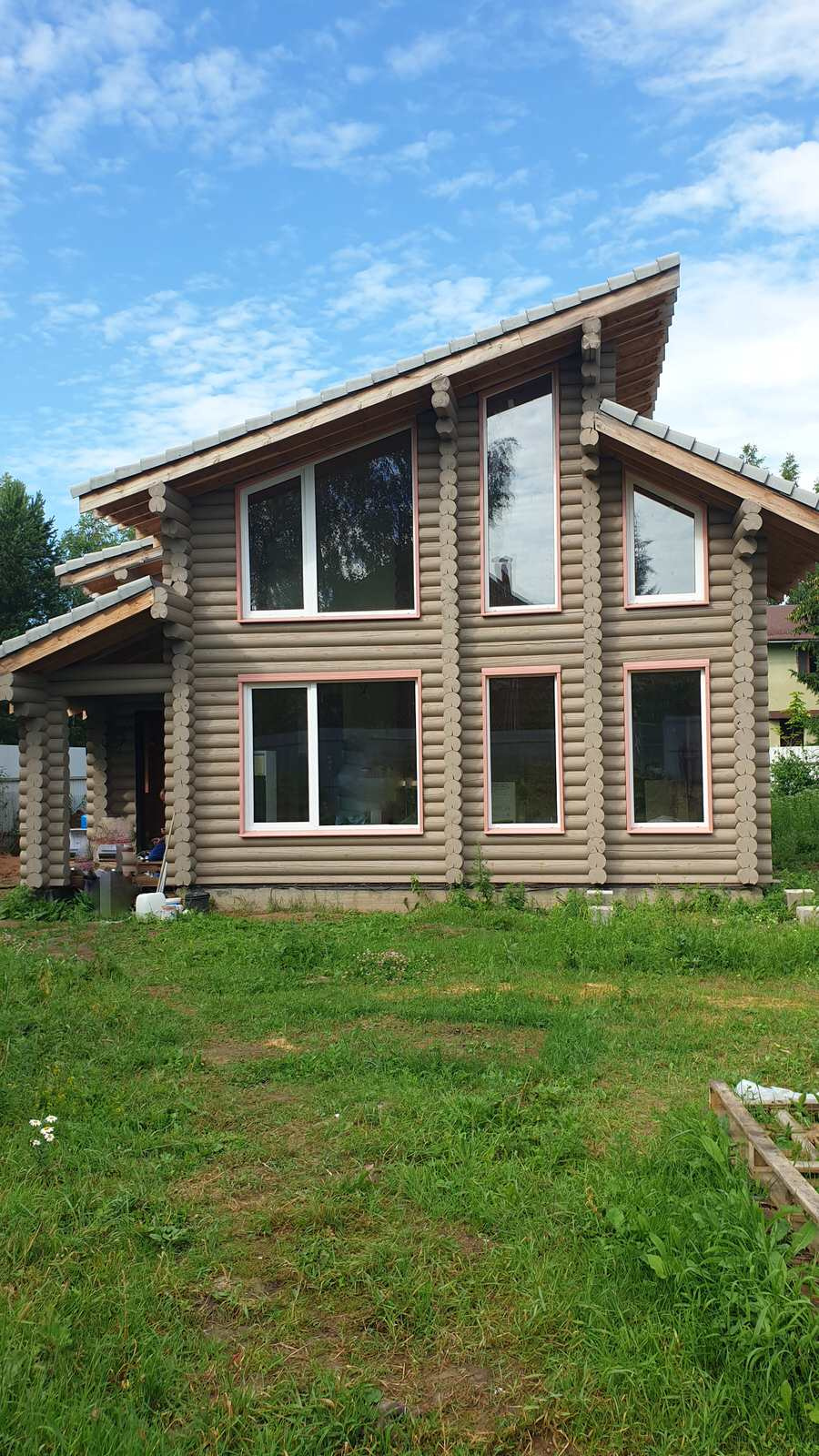 Дача модерн из оцилиндрованного бревна 141 м.кв.