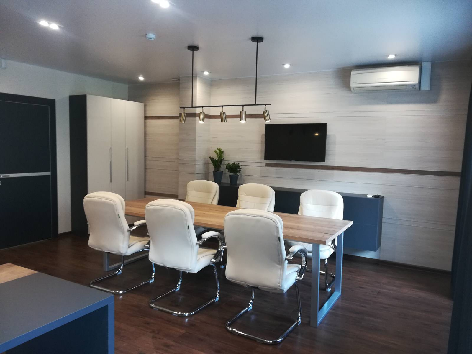 Маэстро дизайн-бюро мебели и интерьера