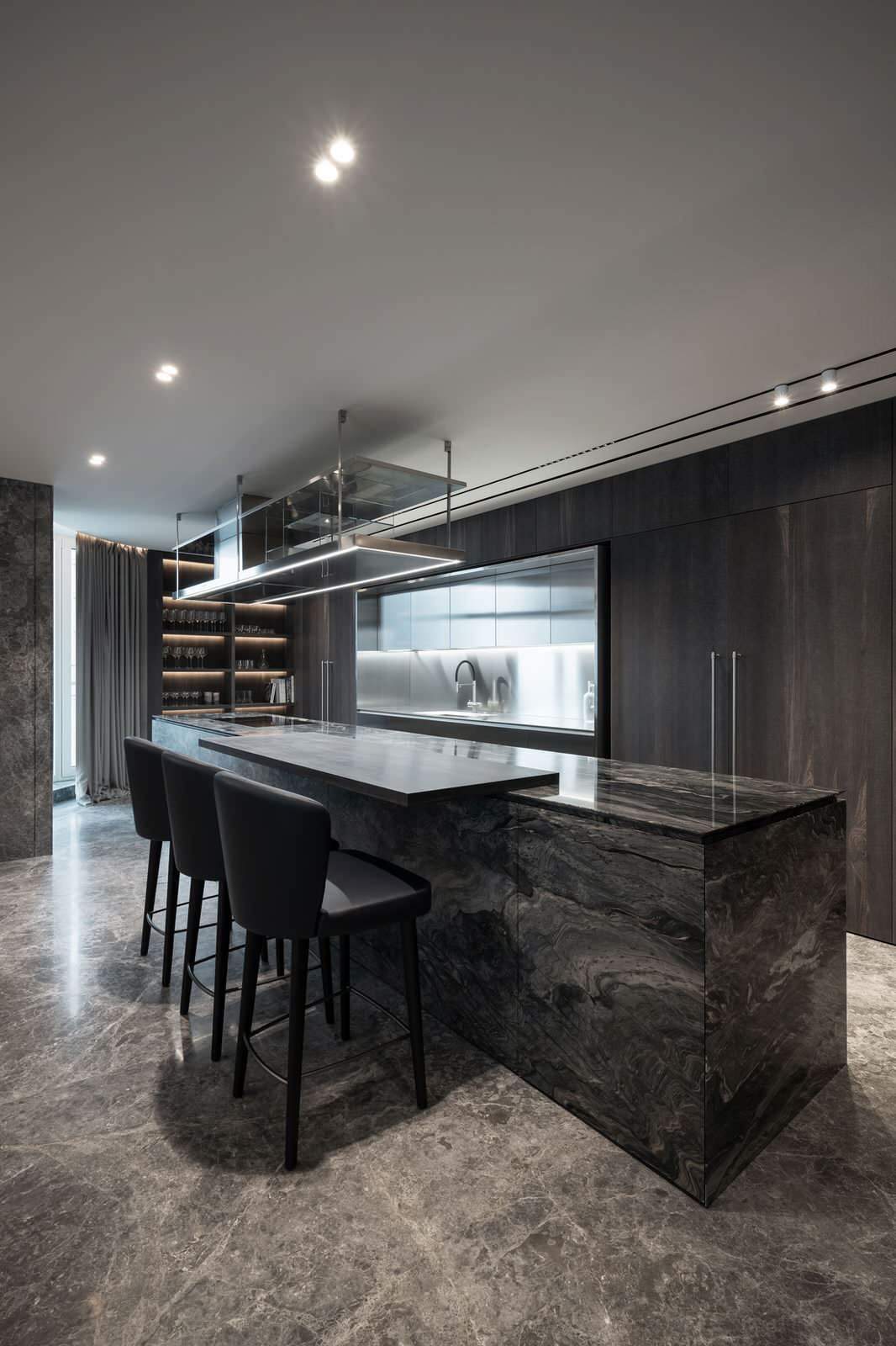Triumph: eclectic style of stones & metals