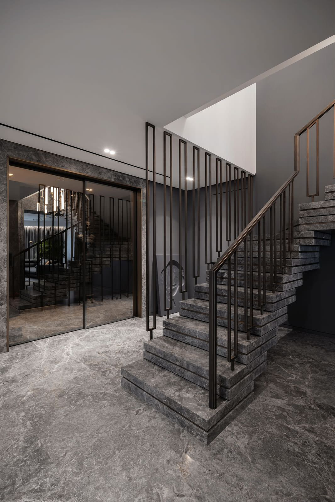 Triumph: eclectic style of stones & metals