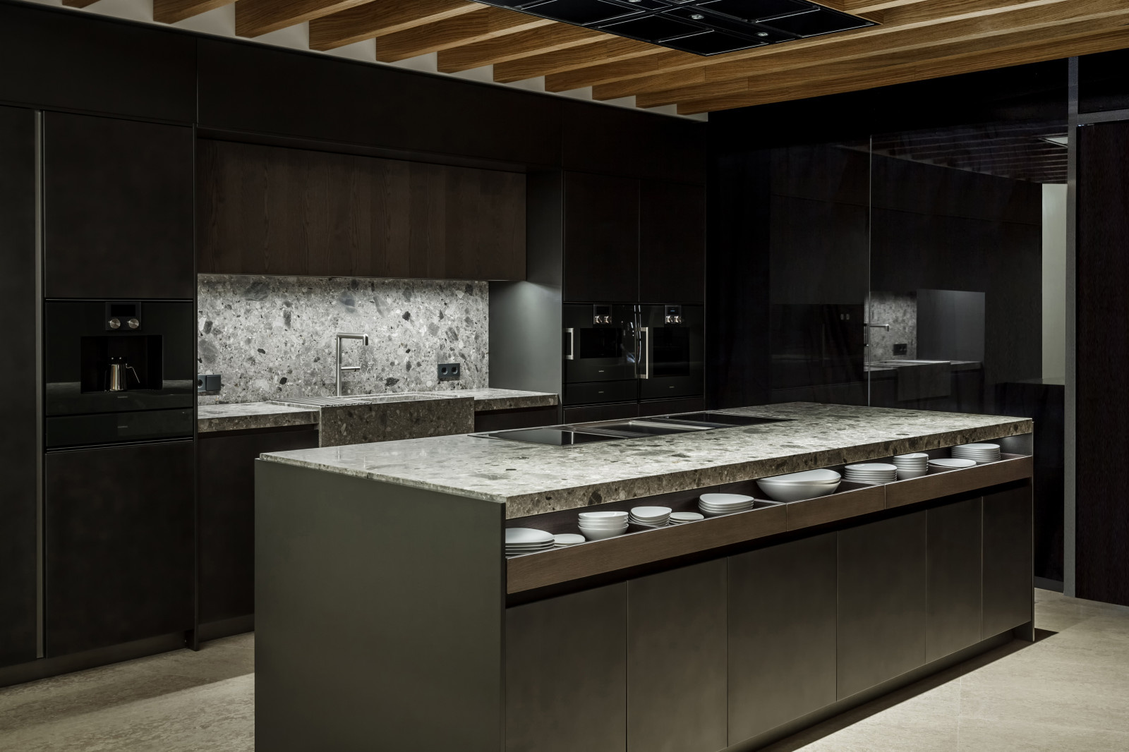 Кухонная студия •Wonderful + Kitchens•  Кухни и техника.
