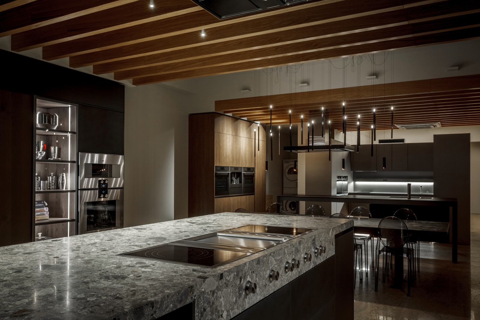 Кухонная студия •Wonderful + Kitchens•  Кухни и техника.
