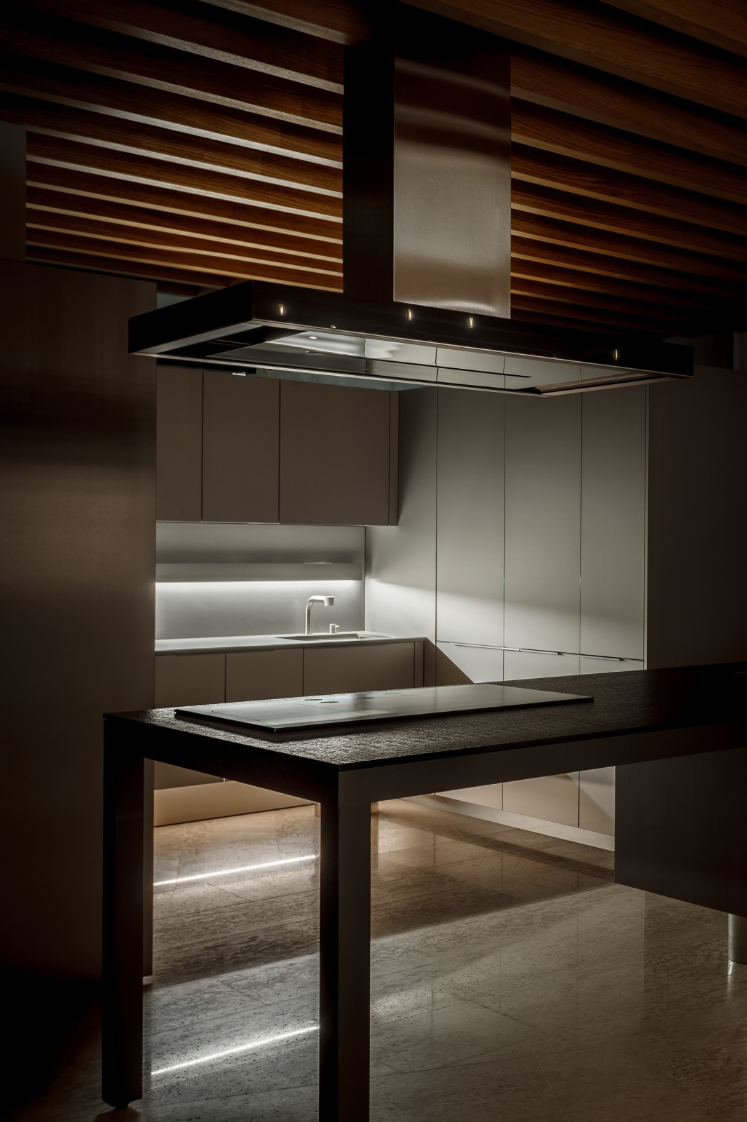 Кухонная студия •Wonderful + Kitchens•  Кухни и техника.