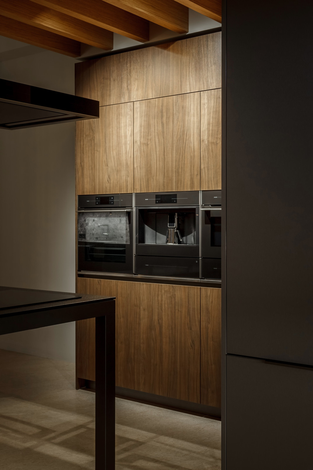 Кухонная студия •Wonderful + Kitchens•  Кухни и техника.