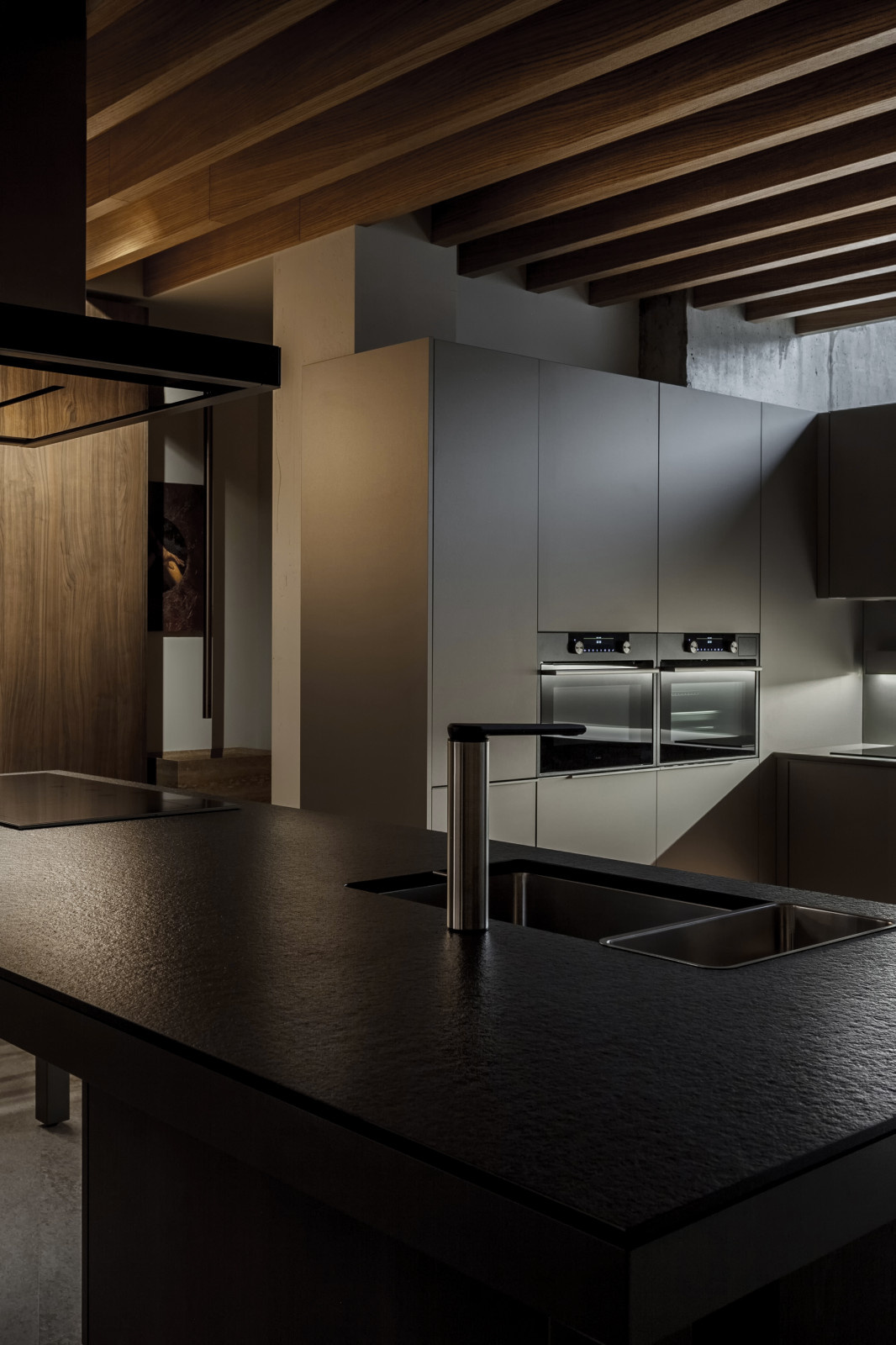Кухонная студия •Wonderful + Kitchens•  Кухни и техника.