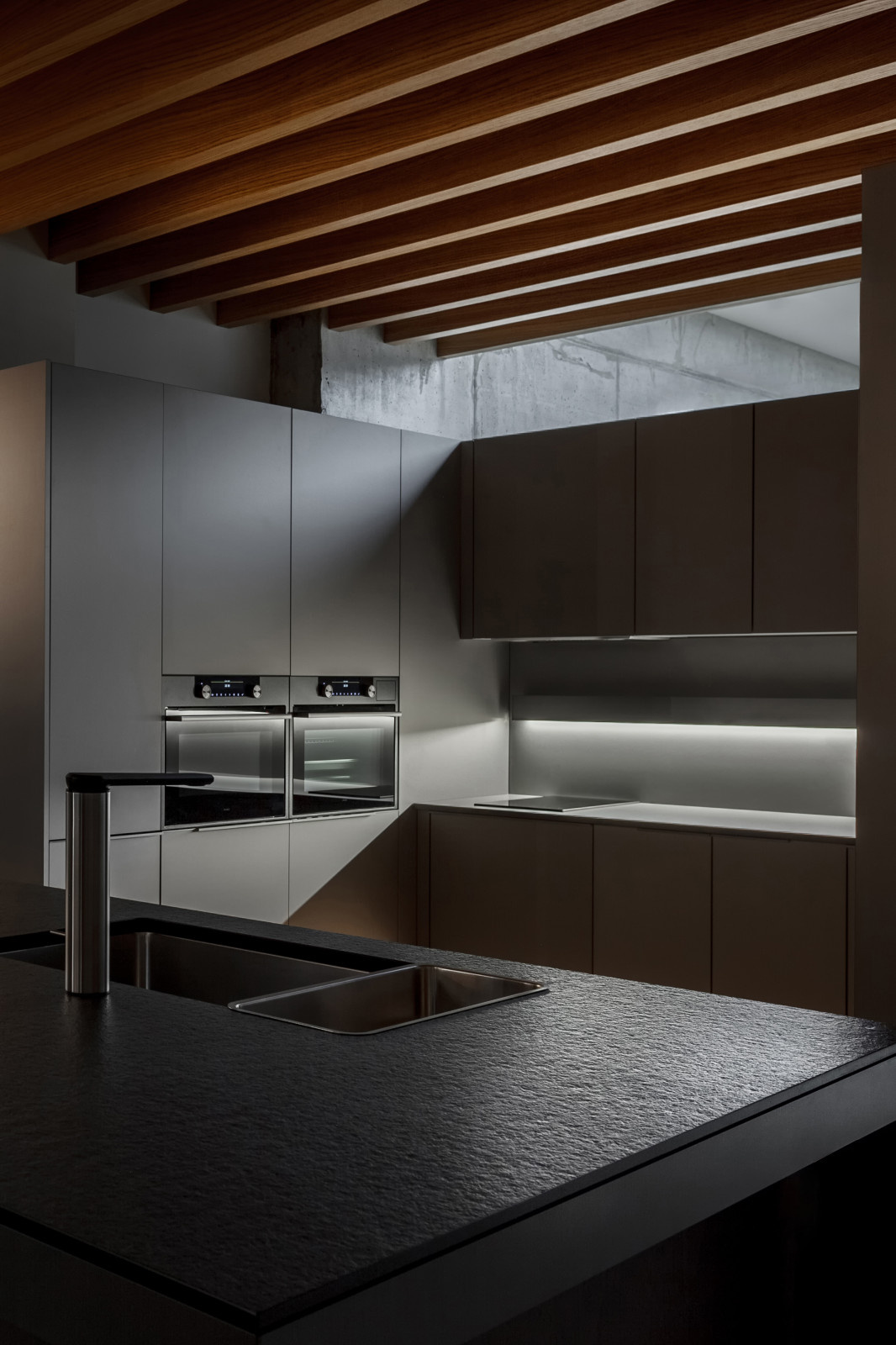 Кухонная студия •Wonderful + Kitchens•  Кухни и техника.