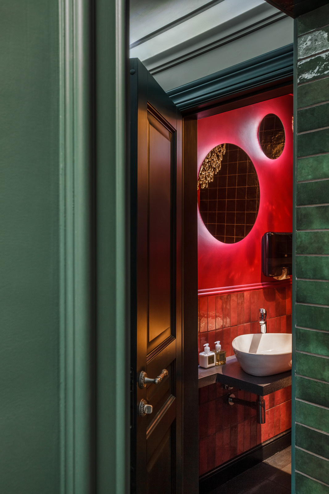WC в ресторане •КРУТОN•