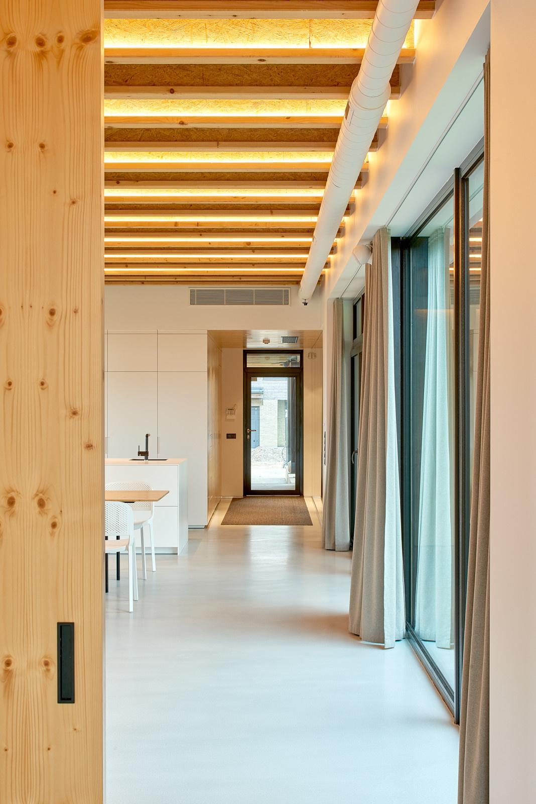 Houzz Литва: Дом на окраине Вильнюса, куда приходят олени