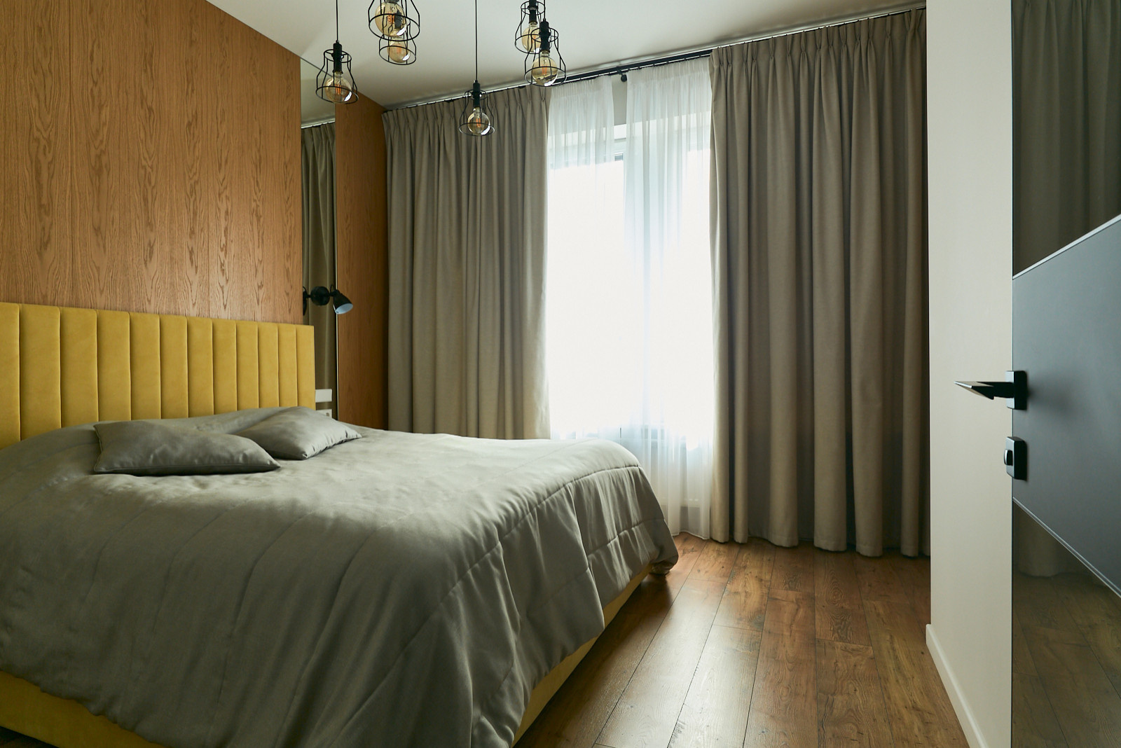 Houzz тур: Первая квартира для поклонника экстрима и фотографии