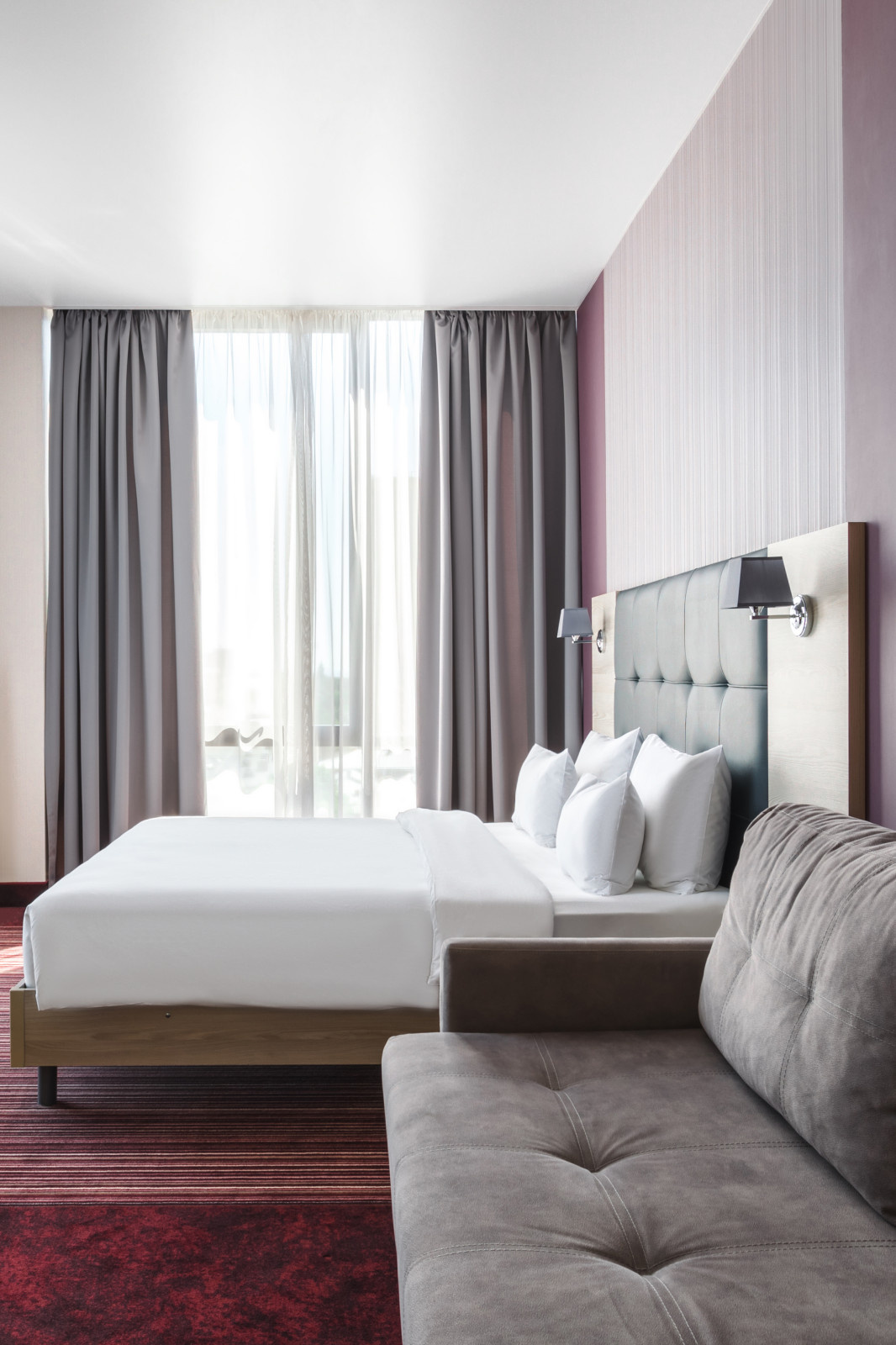 Отель •Golden Tulip•
