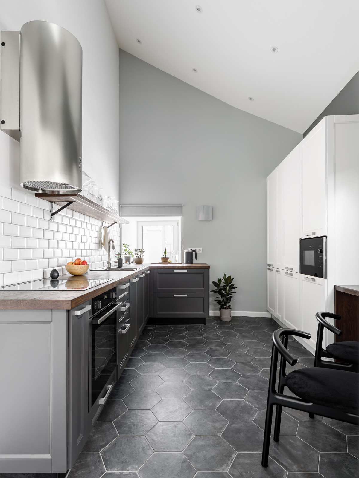 Мансардная двухуровневая квартира в скандинавском стиле