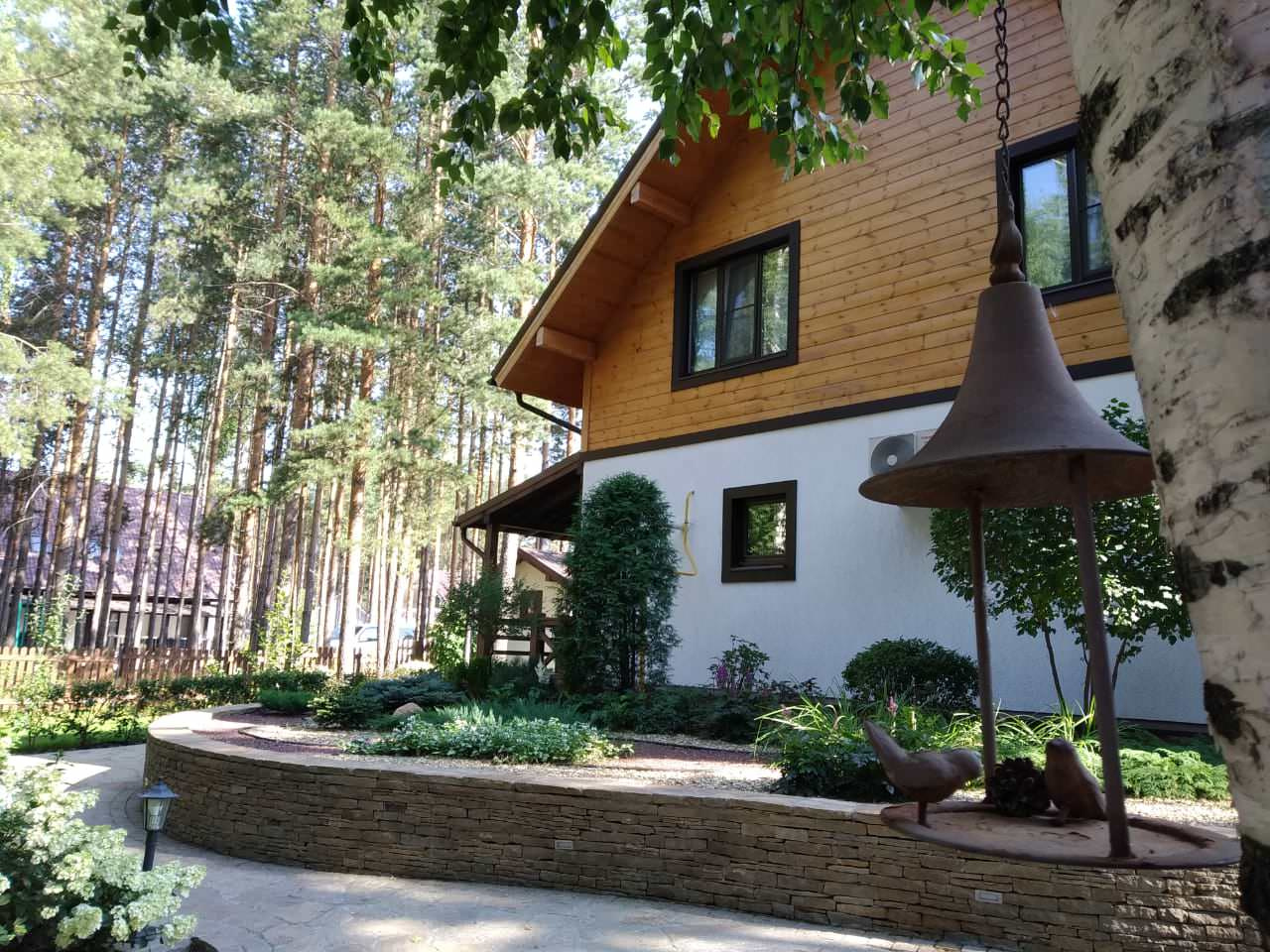 У леса на опушке