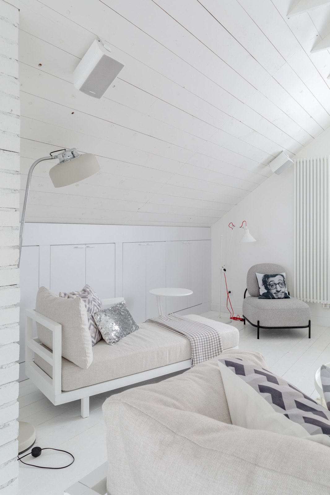 Белая мансарда.