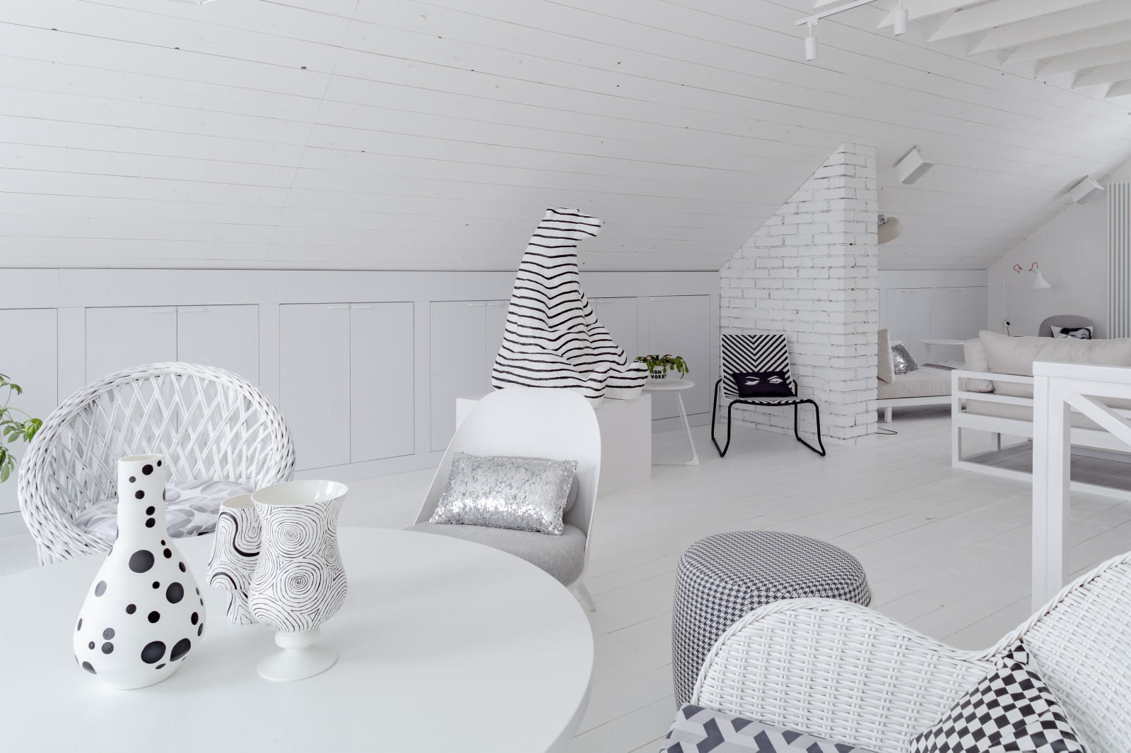 Белая мансарда.