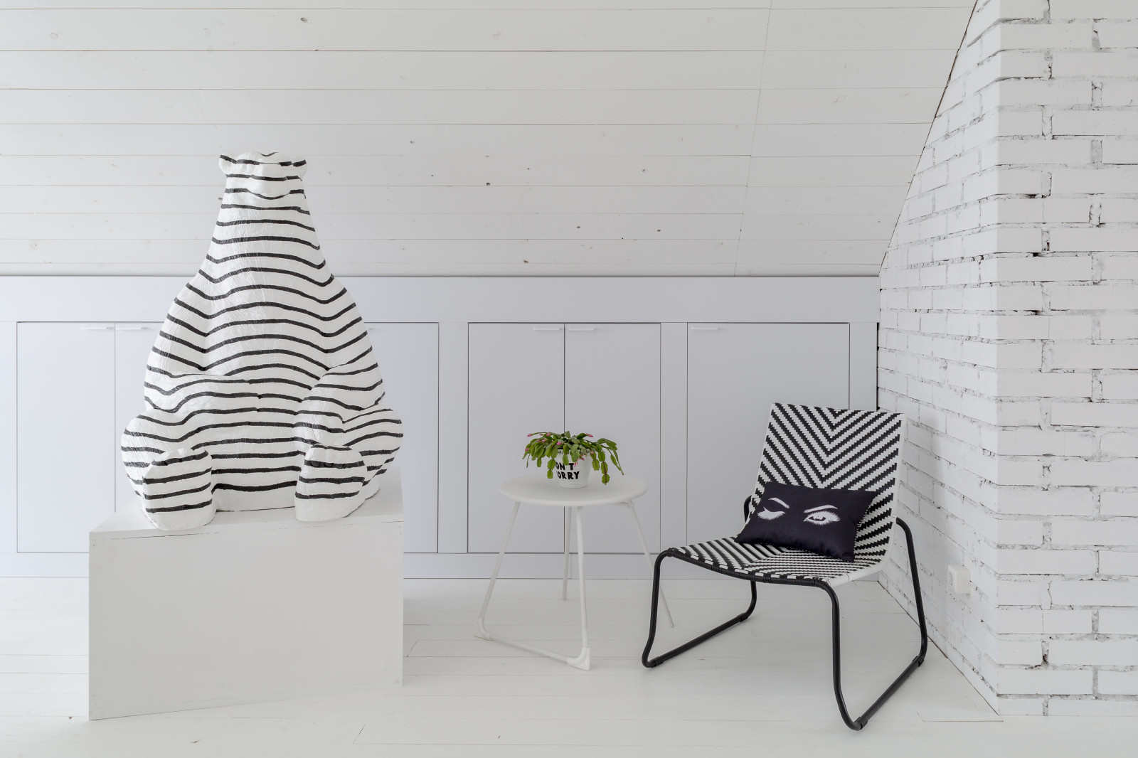 Белая мансарда.