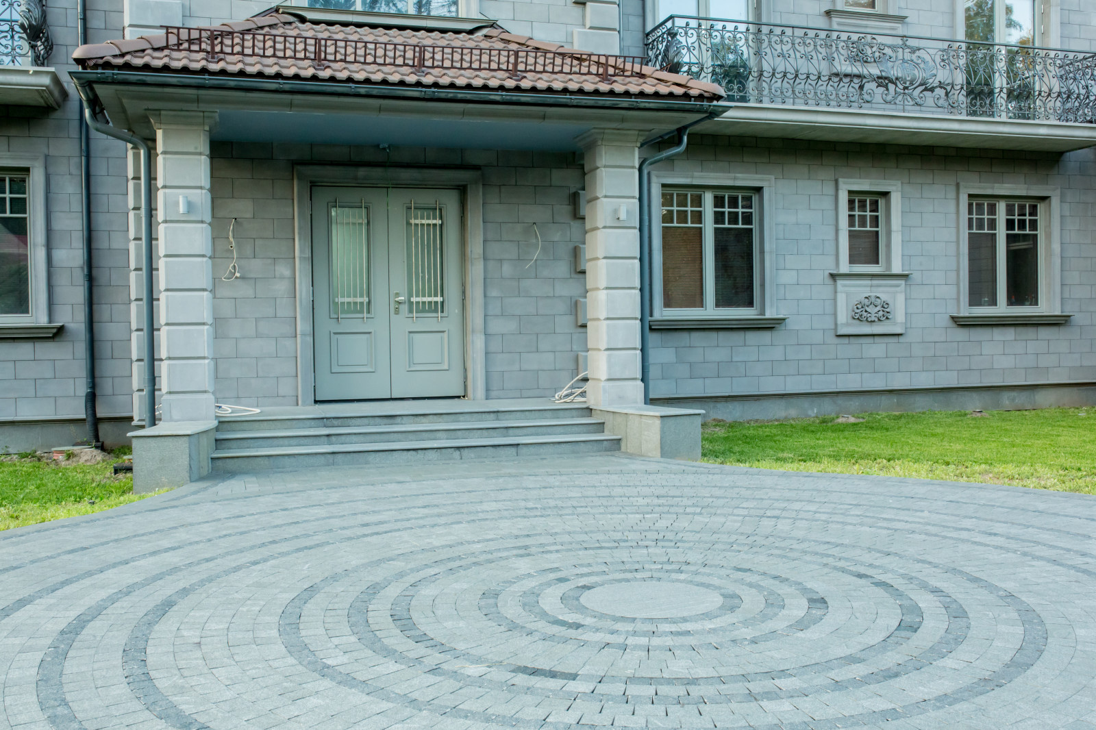 Классический особняк под Петербургом 1800м2